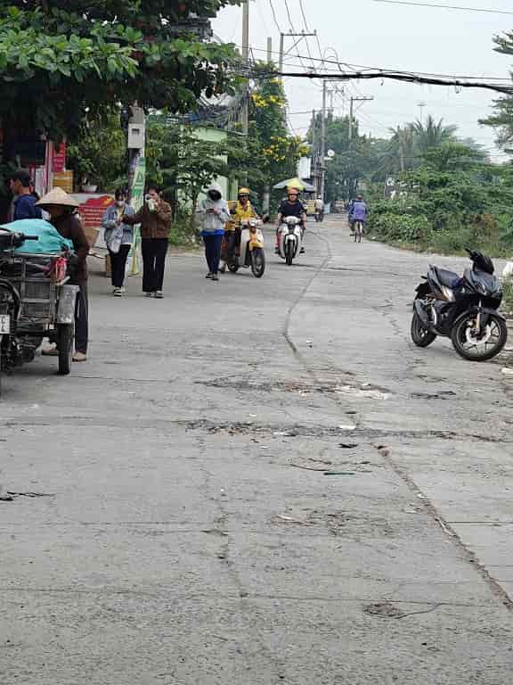 Chính chủ cho thuê mặt bằng nhà hẻm lớn đường đông đúc, mặt kênh cuối hẻm 919 Hương Lộ 2 Bình Tân