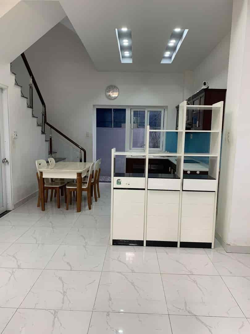 Cho thuê nhà Mega Village Khang Điền, 3 tầng, 3 PN, DT 75m2, nội thất đầy đủ, giá chỉ 11.5tr tháng