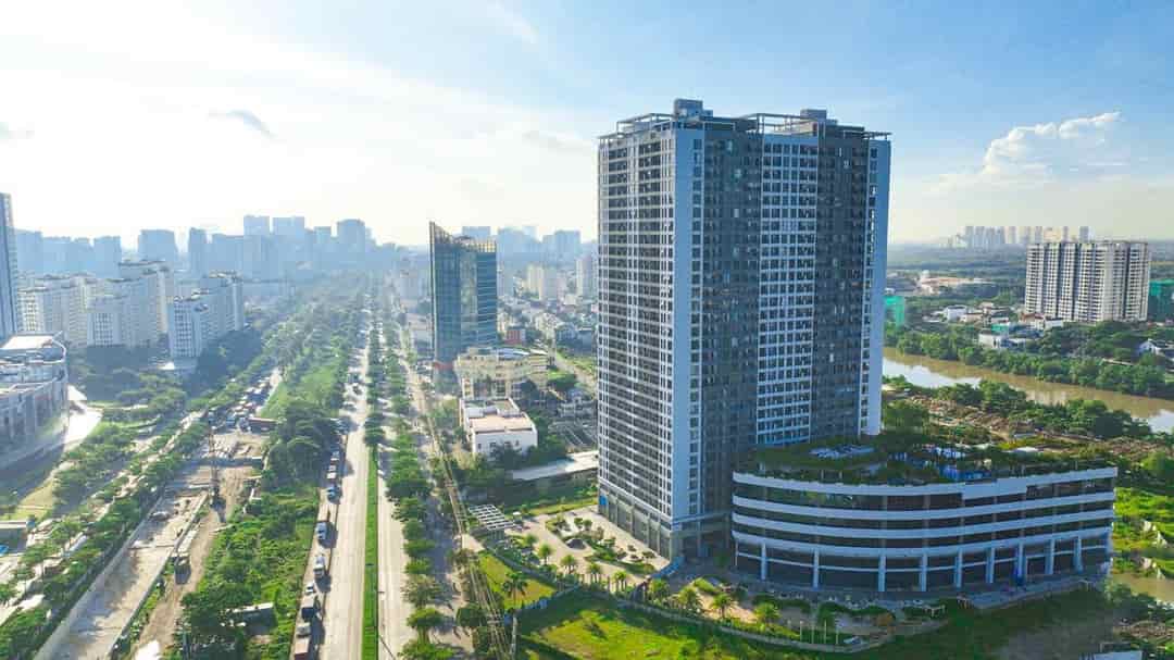 Bán căn 2PN 74m2 Tầng cao View Hồ Bơi tại Lavida Plus Q7 Nhà thô Giá 3,750 tỷ bao hết