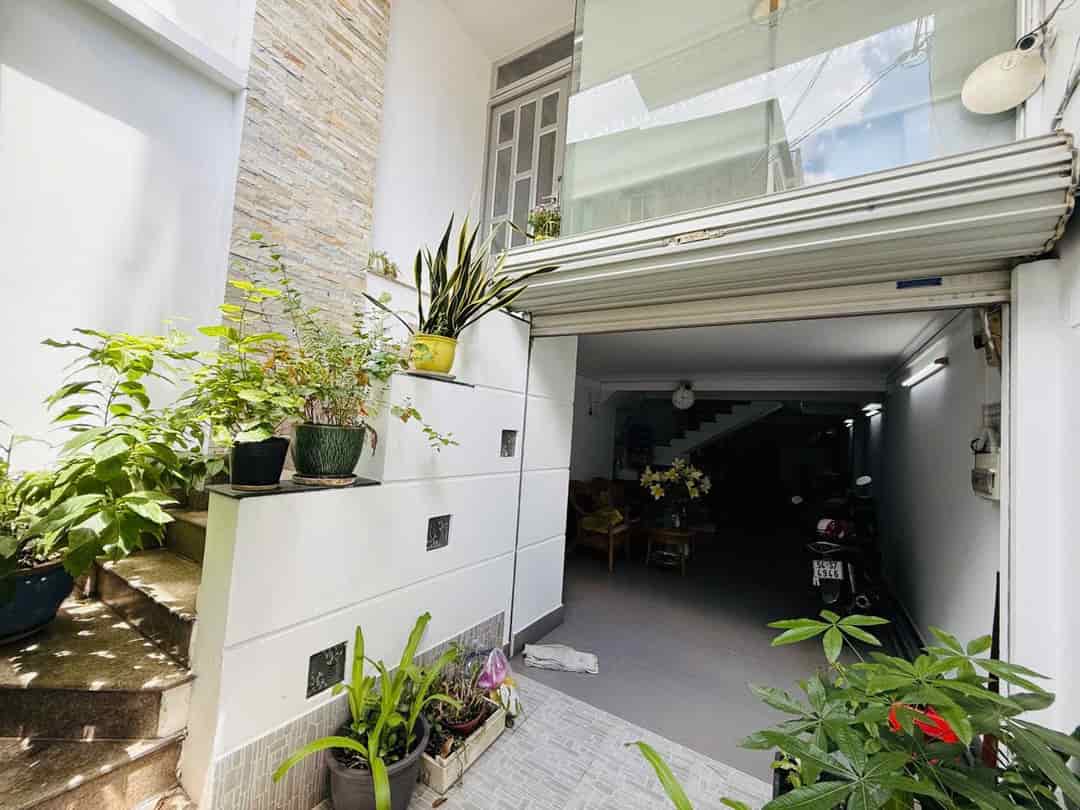 KHU PHÂN LÔ, NHÀ GIÀU Ở, LÊ QUANG ĐỊNH, 6 TẦNG BTCT, CÓ HẦM ĐỂ XE, KINH DOANH ĐA NGÀNH NGHỀ, GẤP BÁN