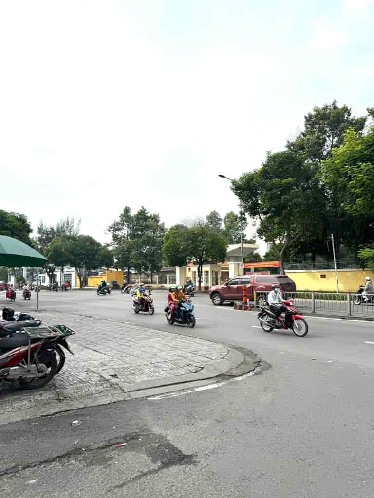 Nhà 1 sẹt thông Nguyễn oanh cách 100m, Hẻm oto tránh nhau 5,6x8m 2 tầng giá 4ty nhĩnh