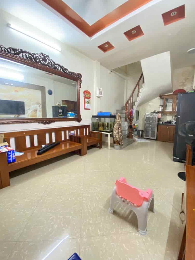 Cho thuê nhà Nguyên căn tại Ngõ 91 Hoàng Mai, 5 tầng, 40m2, 3 ngủ, 3 WC, 12 Triệu