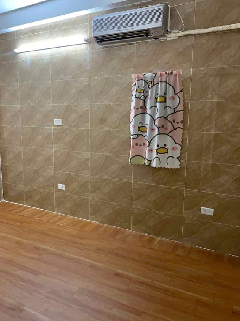 Cho thuê căn hộ 22 Phố Tôn Thất Tùng, 42m2, 2 ngủ chỉ 5.5tr - vào ngay - ở hộ gia đình, nhóm 4n