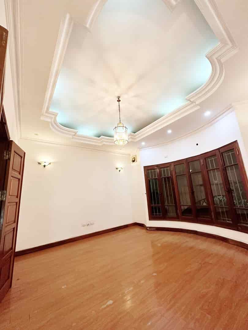 Cho thuê nhà nguyên căn Hoa Bằng, 70m2 x 4 tầng, 5 ngủ, vào được ngay