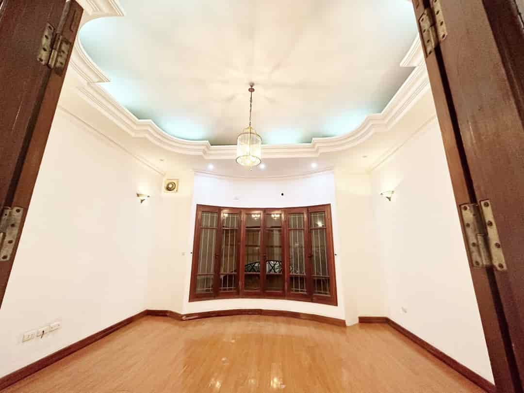 Cho thuê nhà nguyên căn Hoa Bằng, 70m2 x 4 tầng, 5 ngủ, vào được ngay