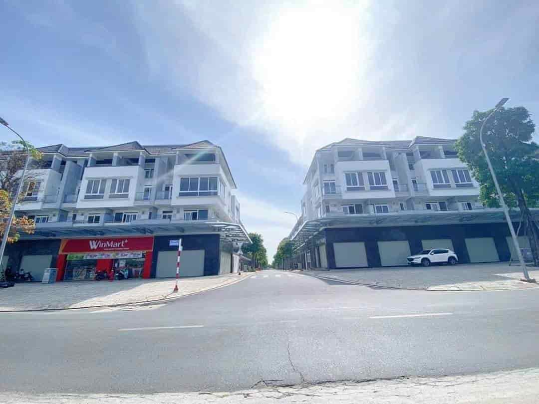 Bán nhà Thô ShopHouse Văn Hoa Villas, ngã 3 máy cưa, Coopmart, Biên Hòa, giá 9 tỷ 200.