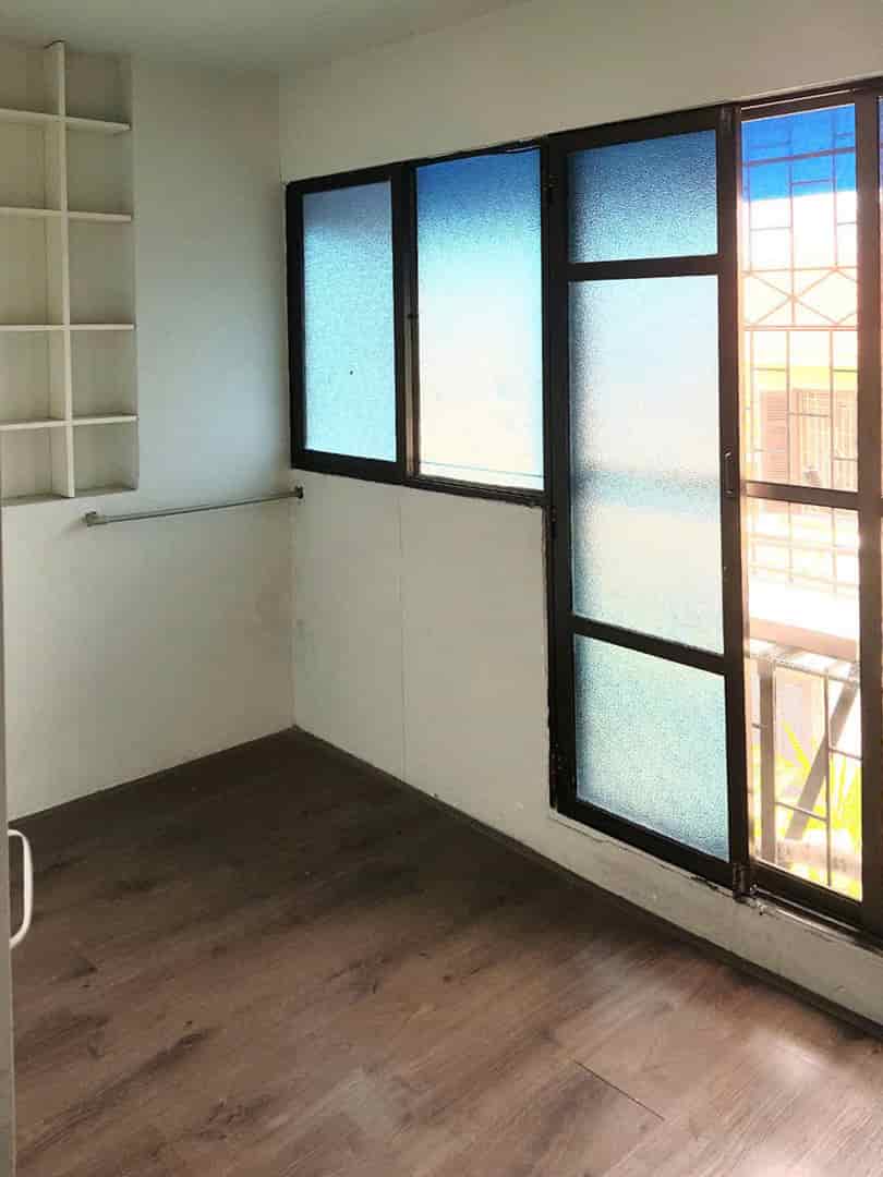 Cho thuê căn hộ tập thể tầng 5 Đầm Trấu, 50m2, 3 ngủ, 7tr2 - vào ngay