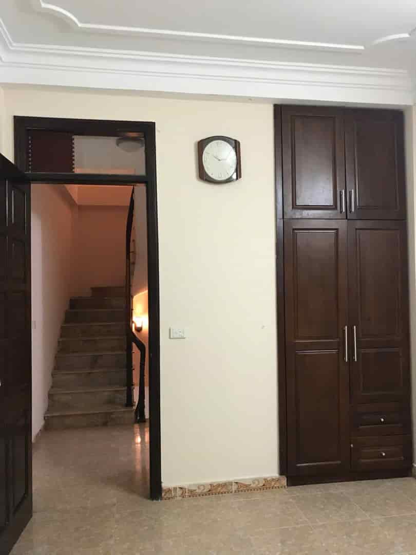 Cho thuê nhà Đường Láng, 3.5 tầng x 33m2, 3 ngủ, 3 vệ sinh, 11 Triệu