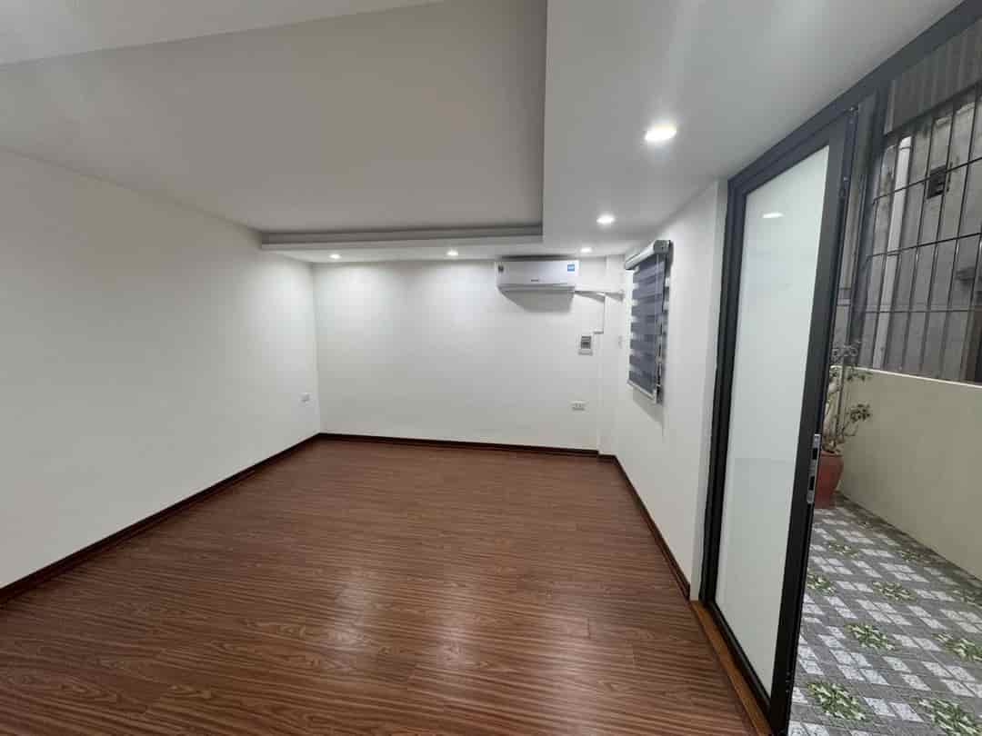 Đặng Văn Ngữ, Đống Đa, 42m2, mt 6m, 15m ra ô tô, nhà mới ở ngay, gần hồ, hơn 7 tỷ