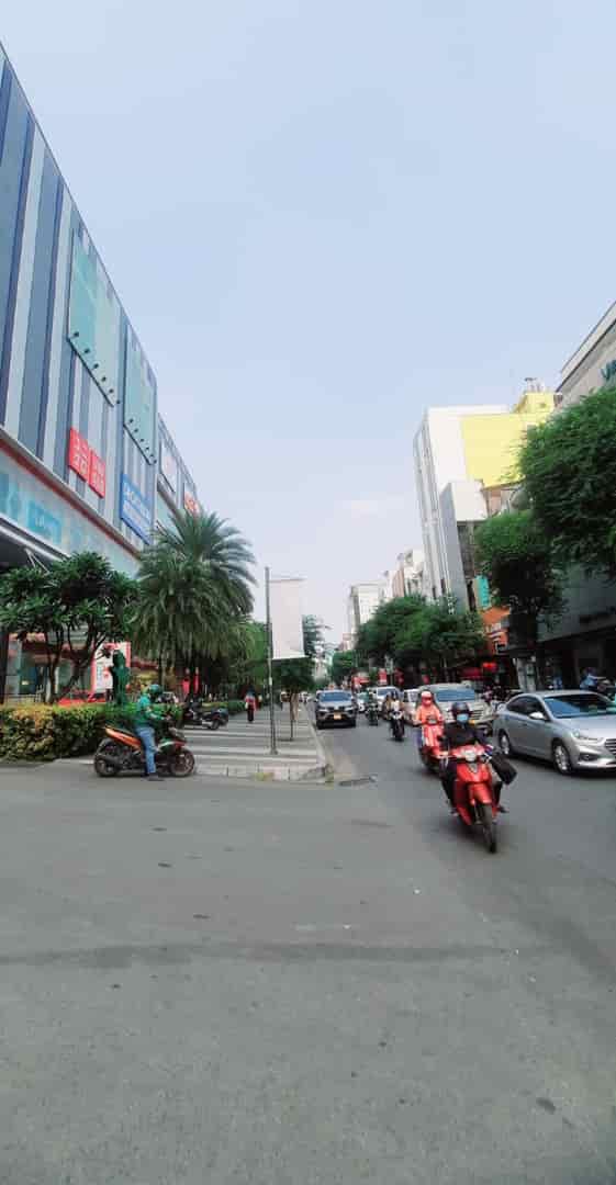 Bán nhà MT ngay Vạn Hạnh Mall, P.12, Q.10, 4,2x16m(4 tầng), gía 30 tỷ