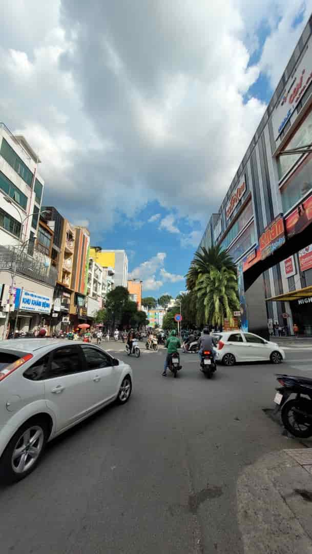 Bán nhà MT ngay Vạn Hạnh Mall, P.12, Q.10, 4,2x16m(4 tầng), gía 30 tỷ