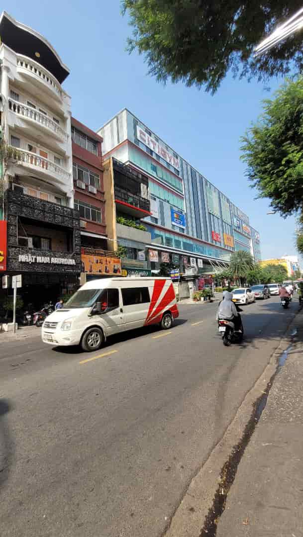 MT Sư Van Hạnh,P.12,Q.10 Ngay Vạn Hạnh Mall DT: 4,5x17m 4 tầng Gía: 37 tỷ