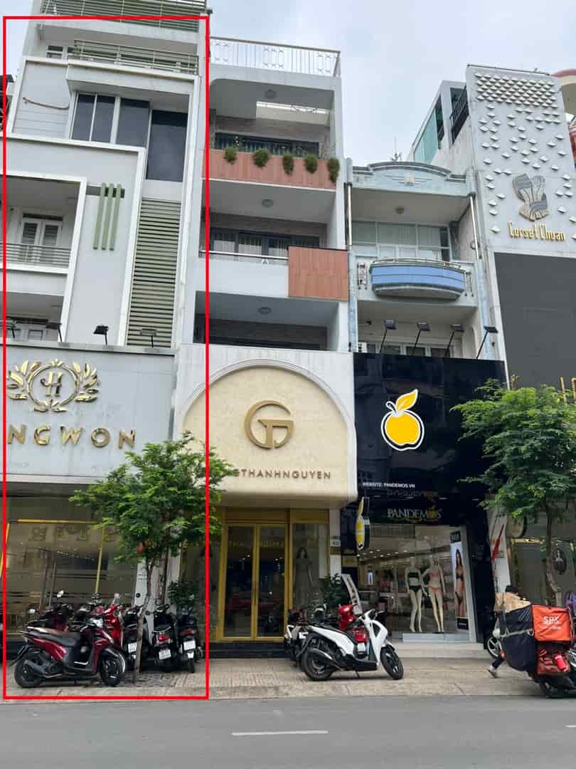 MT Sư Van Hạnh,P.12,Q.10 Ngay Vạn Hạnh Mall DT: 4,5x17m 4 tầng Gía: 37 tỷ