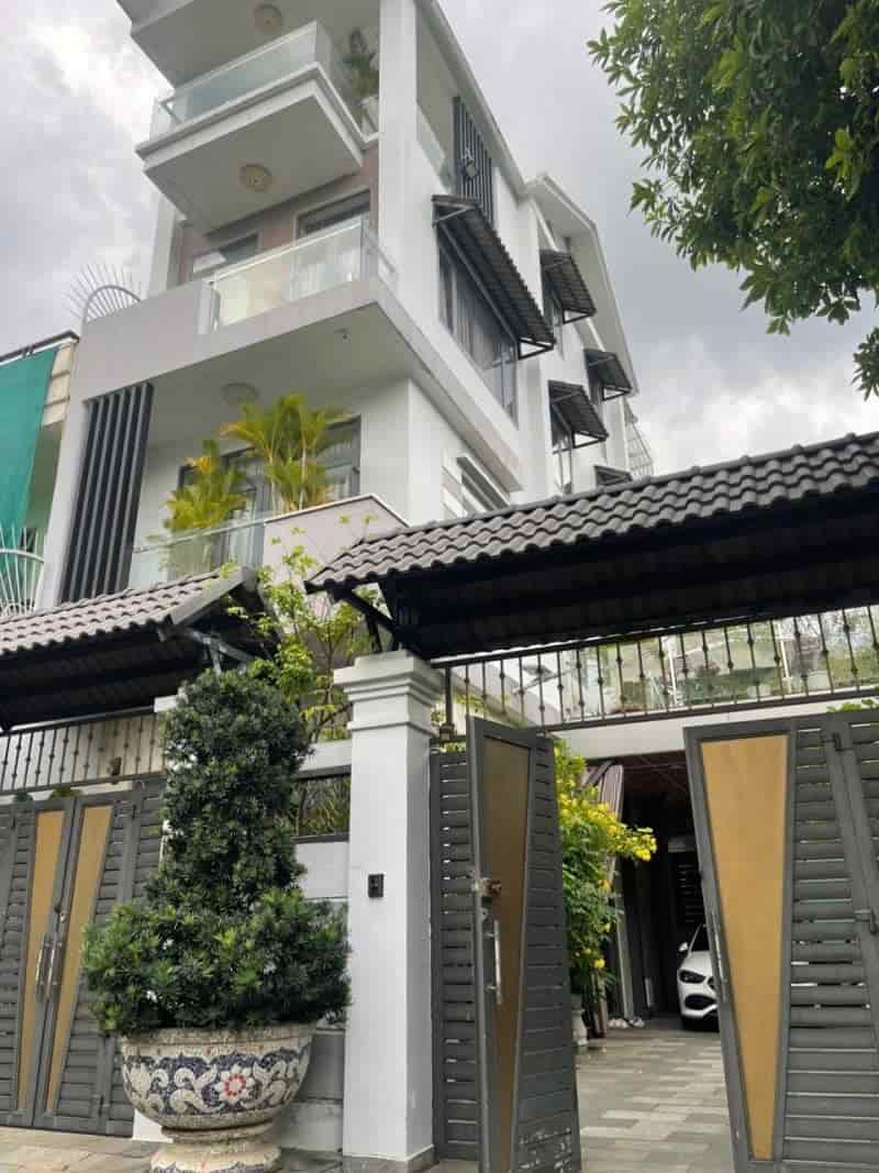 Bán Nhà Biệt thự sân vườn, Lê Đức Thọ gần Nguyễn Oanh, 8x18m, 4T, 5PN, 15.99 tỷ