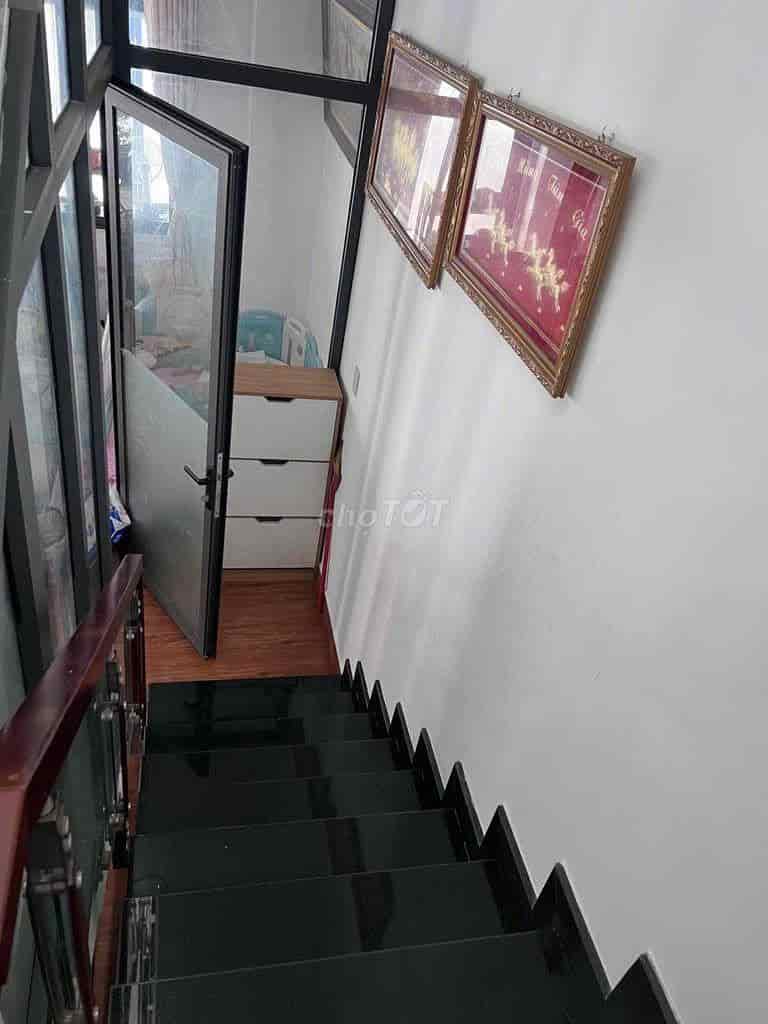 CHÍNH CHỦ CẦN BÁN GẤP NHÀ NGAY  TRUNG TÂM THÀNH PHỐ CÓ SẴN NỘI THẤT