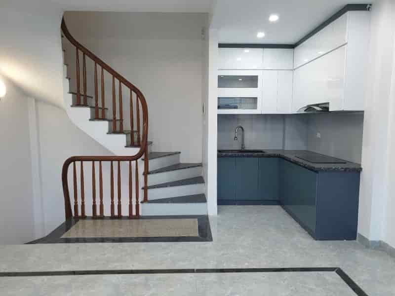 Bán nhà Thượng Phúc 30.3m², 5T, ban công thoáng, vài bước ra ô tô, chỉ 6.1 Tỷ