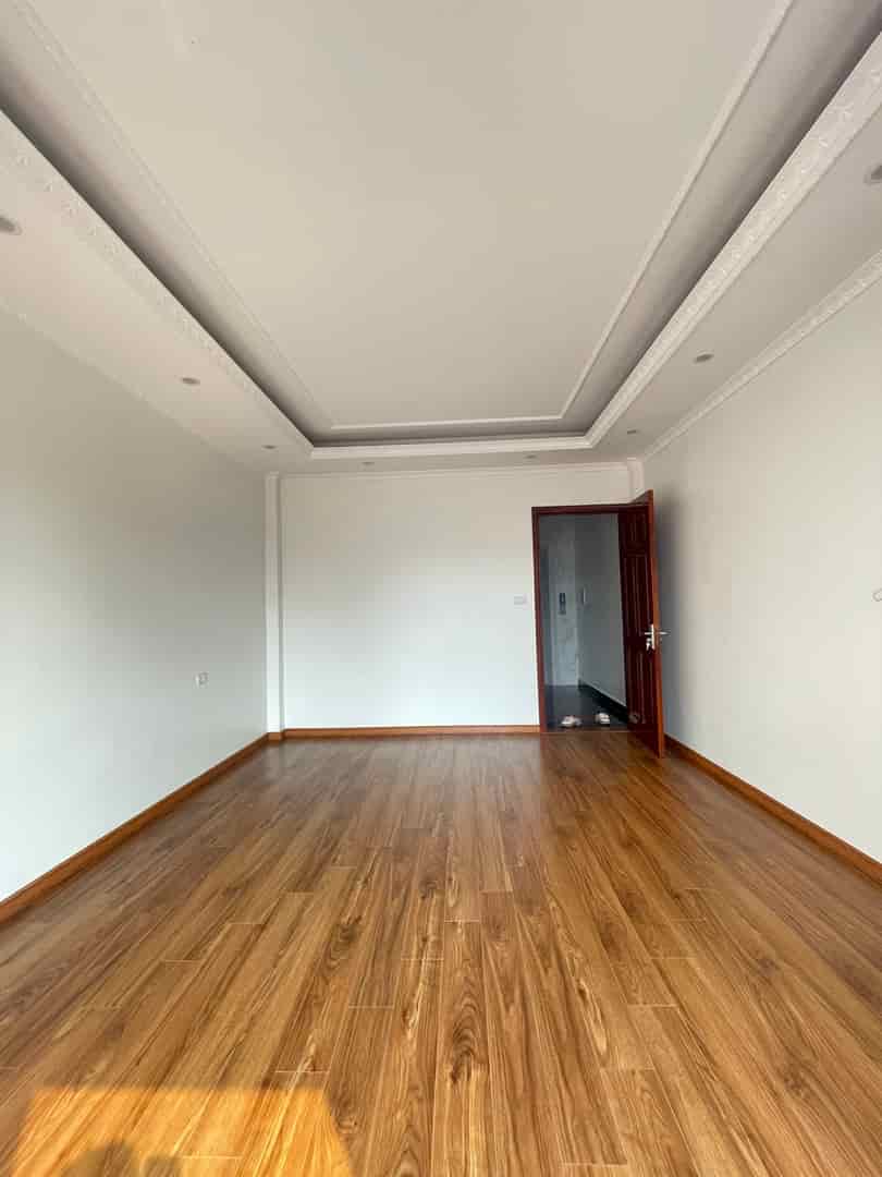 CHÍNHCHỦ BÁN NHÀ NGỌC HỒI – MỚI KÍNH KOONG – 6 TẦNG CÓ THANG MÁY – Ô TÔ NGỦ TRONG NHÀ