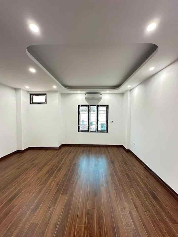 Bán nhà riêng Sơn Đồng, Hoài Đức 30m2, lô góc 5 tầng ôtô đỗ cửa, cách 120m đến chợ Yên Bệ