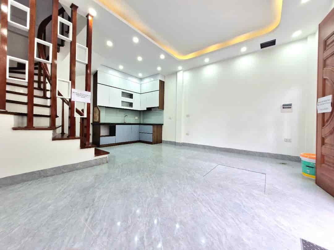 Bá,n Nhà Di Trạch - Hoài Đức, 32m2*5Tầng, Ngõ cực nông thoáng ôtô đỗ cửa 10m ra trục chính