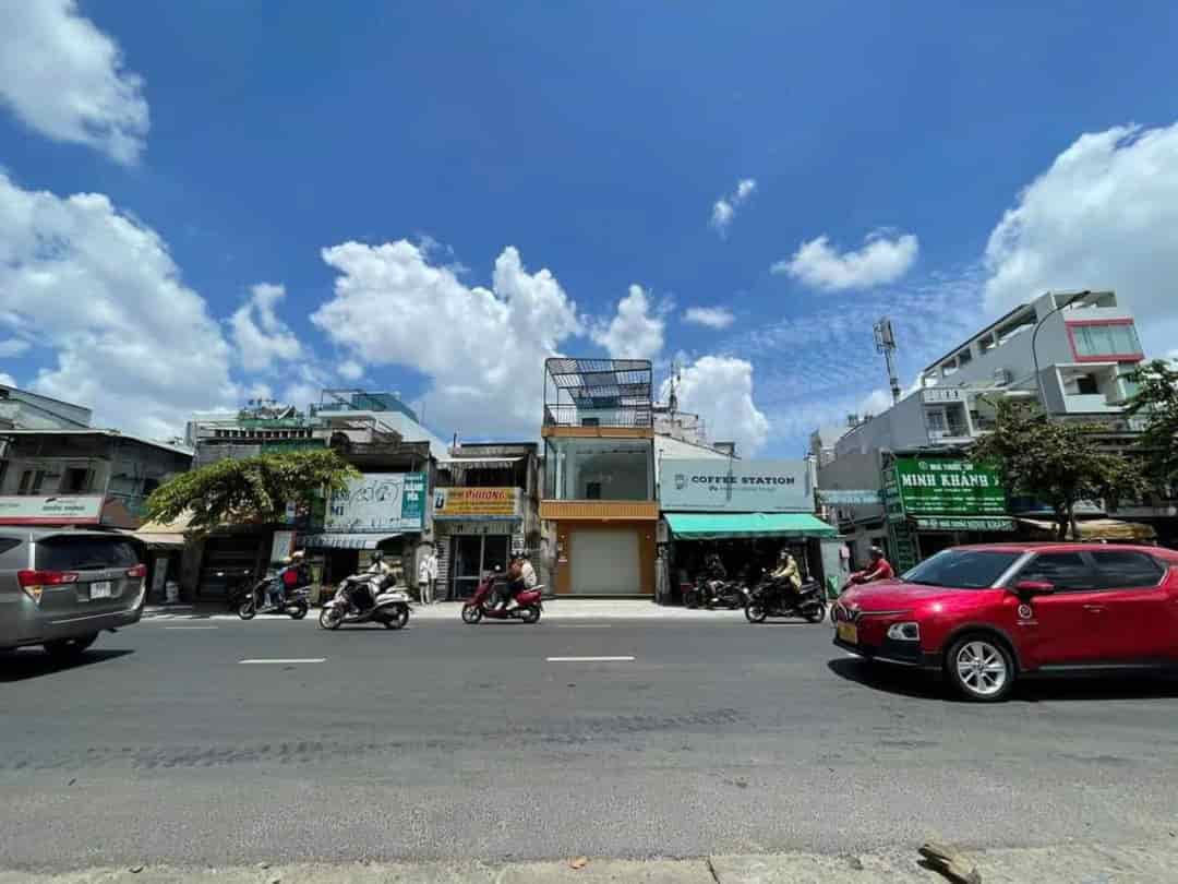 Bán nhà mặt tiền kinh doanh ngay Nguyễn Kiệm, Gò Vấp. Giá chỉ 4tỷ120. Đường 20m. Đang cho thuê 24trieu/tháng