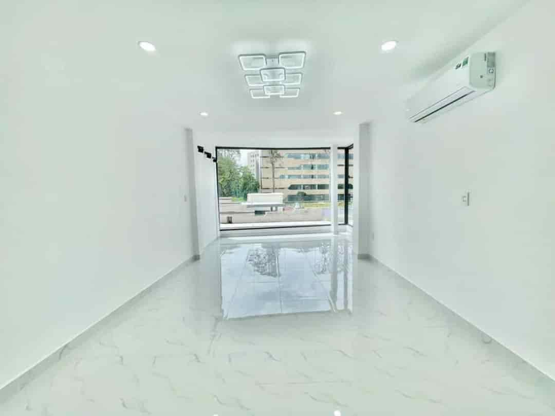 Bán nhà mặt tiền kinh doanh ngay Nguyễn Kiệm, Gò Vấp. Giá chỉ 4tỷ120. Đường 20m. Đang cho thuê 24trieu/tháng