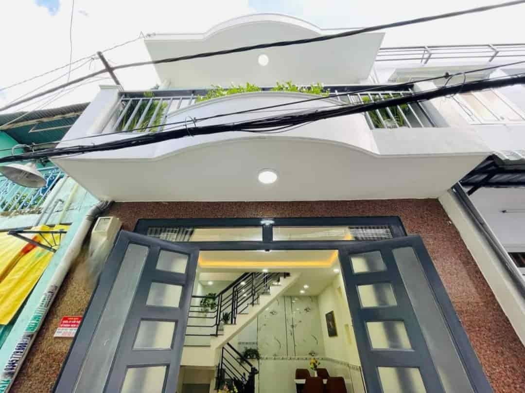 Cần tiền bán gấp căn nhà Đường Bành Văn Trân, Quận Tân Bình. Giá chỉ 2tỷ550 hẻm rộng 6m ô tô