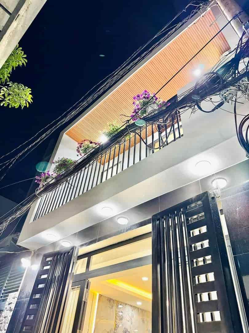 Cô Tám gửi bán gấp nhà đường số 45, Thủ Đức. Giá 2tỷ430 Diện tích 50m2 hẻm 6m ô tô