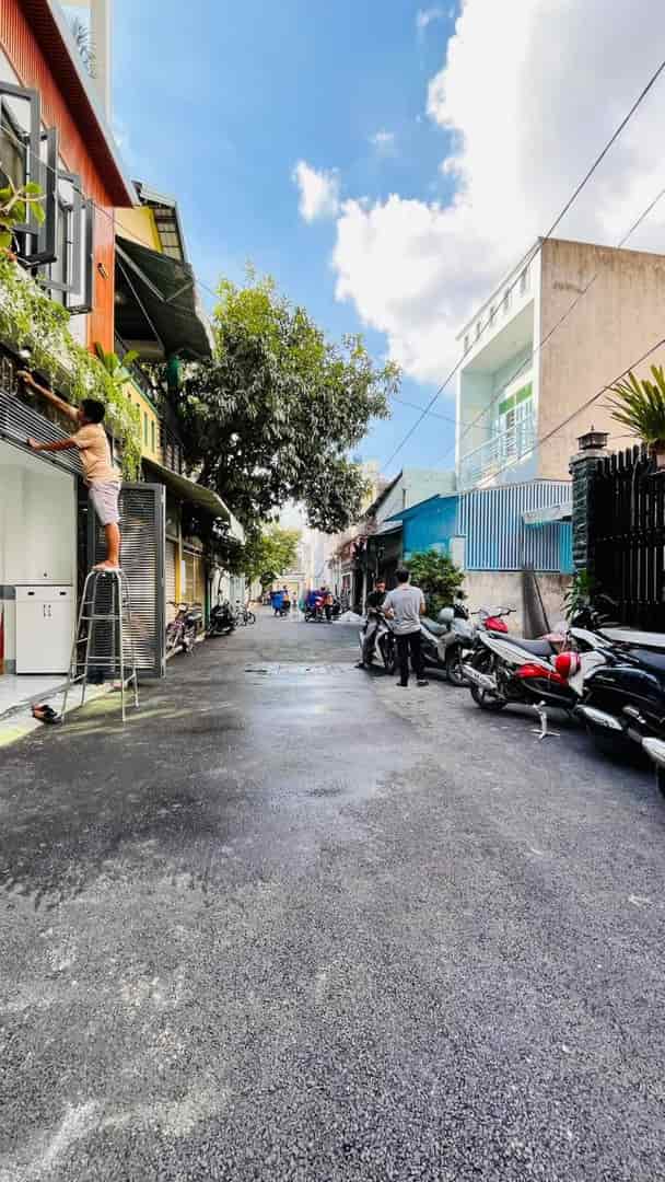 Bán nhà riêng chính chủ 70m2, 2 Lầu đúc BTCT đường Trần Não Quận 2. Giá chỉ 3tỷ550 đag cho thuê 18tr/tháng