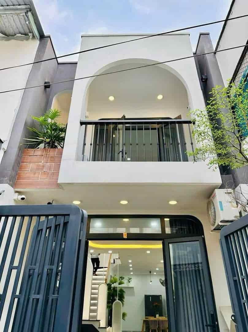 Trả nợ cho con bán gấp căn nhà Đường Năm Châu, P.12, Quận Tân Bình. Giá chỉ 2tỷ550 . Đang có HĐ cho thuê 15tr