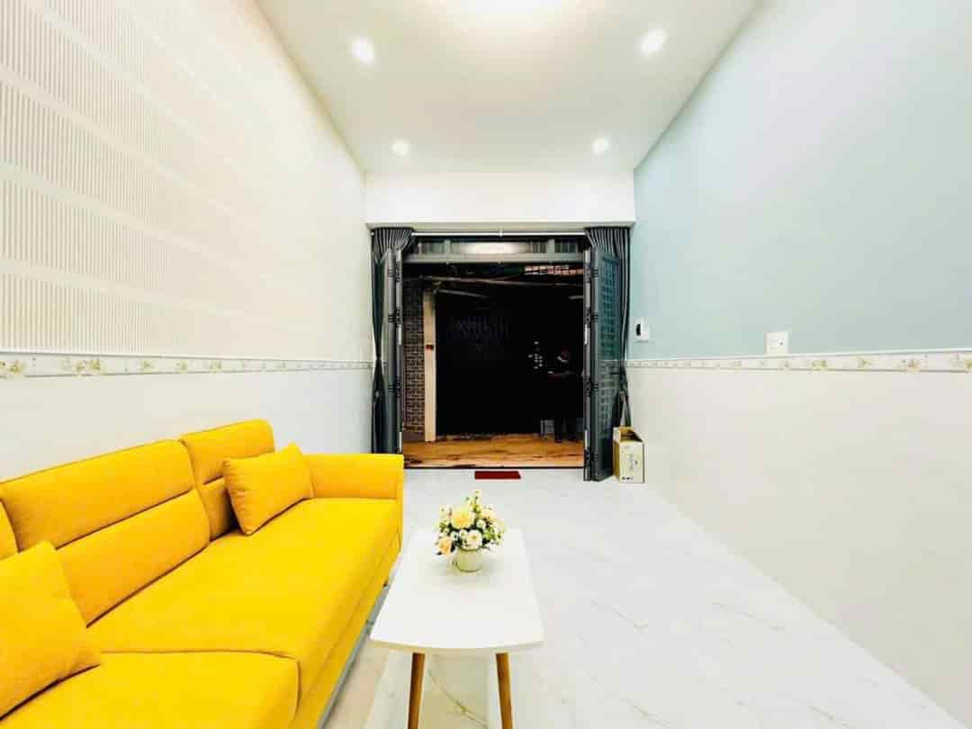 Kẹt vốn bán gấp căn nhà đường An Phú Tây, Hưng Long, Bình Chánh. Giá chỉ 1tỷ890 Hẻm 10m ô tô