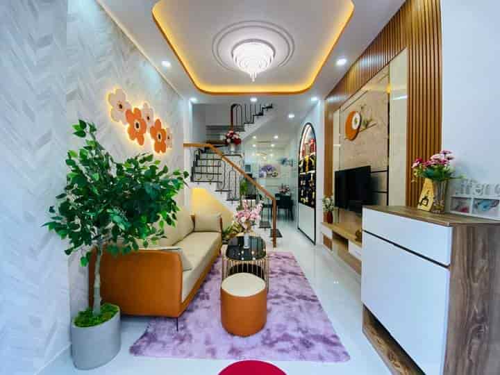 Kẹt tiền bán gấp nhà đường Bình Thới, Quận 11. Giá 2tỷ250 Diện tích 56m2. Hẻm 7m ô tô