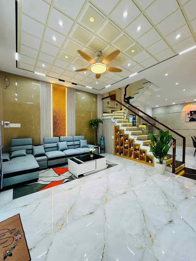 Vỡ nợ bán gấp nhà  đẹp hẻm xe hơi Nguyễn Tri Phương, P4 Q10, 54m², chỉ 3,1 tỷ