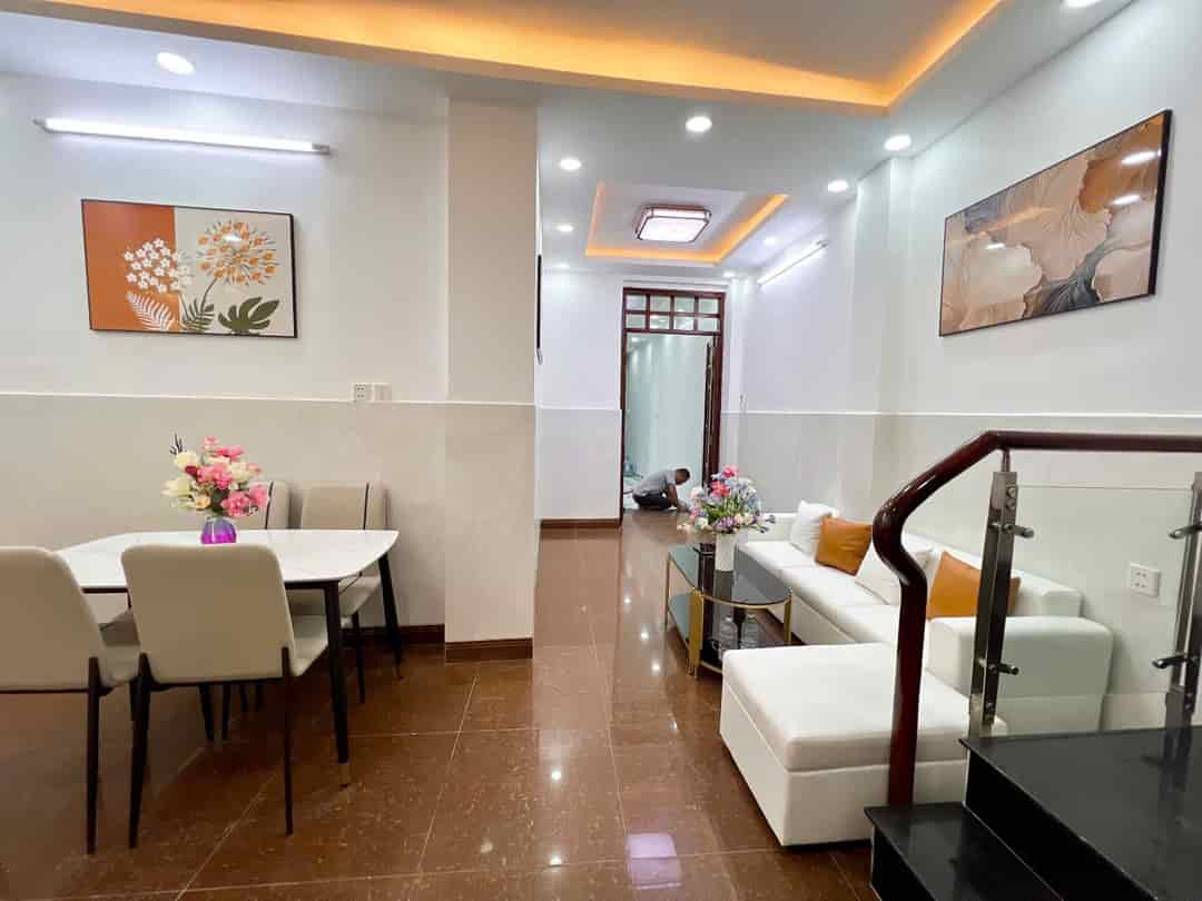 Bán nhà Nguyễn Văn Công, Gò Vấp, 4PN, 3 tầng, hẻm xe hơi, chỉ hơn 4 tỷ