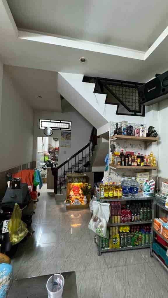 HIẾM, HẺM XE HƠI, SỔ VUÔNG A4, 3PN, SÁT MẶT TIỀN, 7.8 TỶ