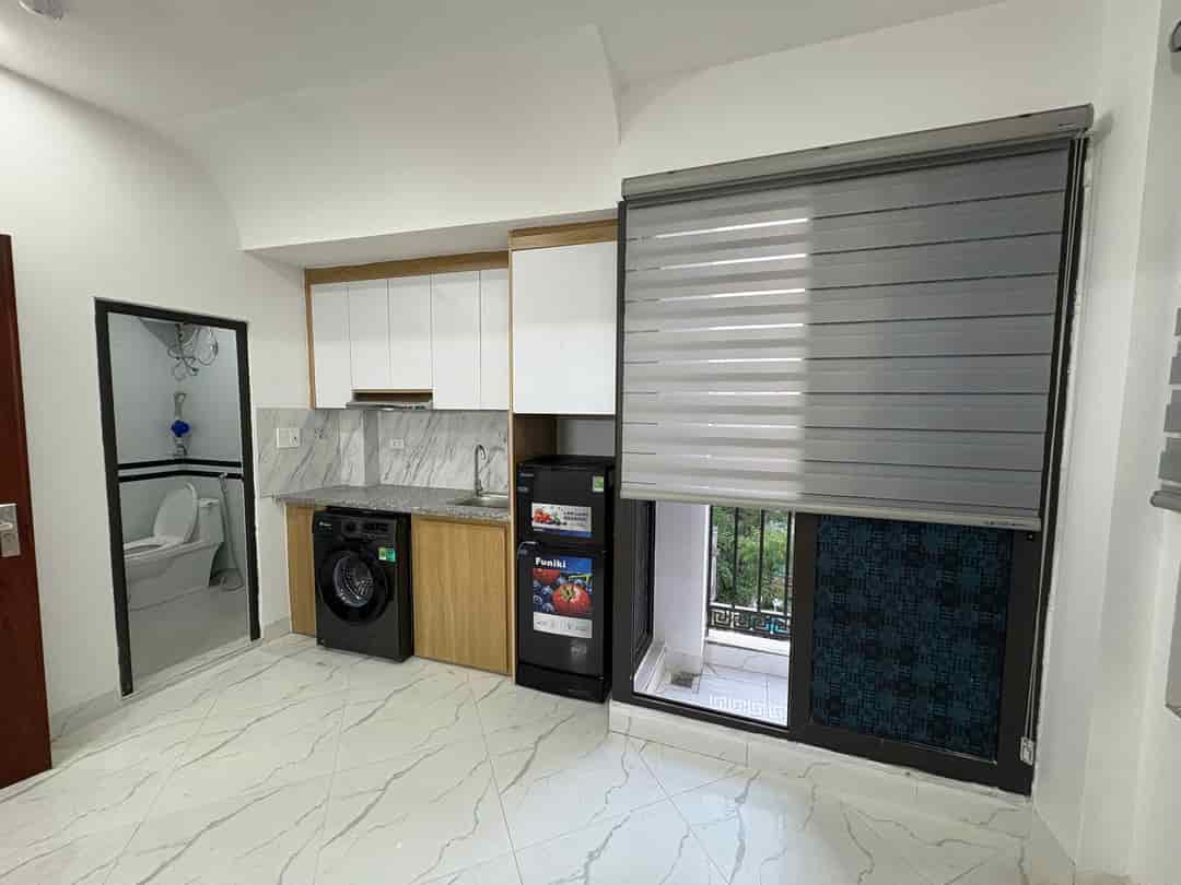 Cho Thuê CCMN Mặt Phố 127 Cự Lộc Thanh Xuân 35m2 Gác Xép, Giường Ban Công Cửa Sổ Thang Máy Giặt Riêng Ô Tô Đỗ