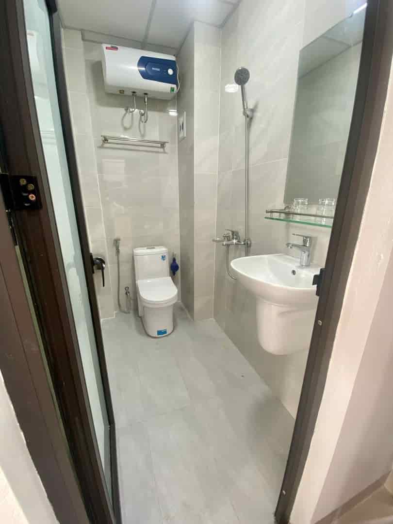 Cho Thuê CCMN 72 Tôn Thất Tùng Đống Đa 30m2 Studio 1N1K Giường Tầng Cửa Sổ Ban Công Thang Máy , Gần Chợ Lớn