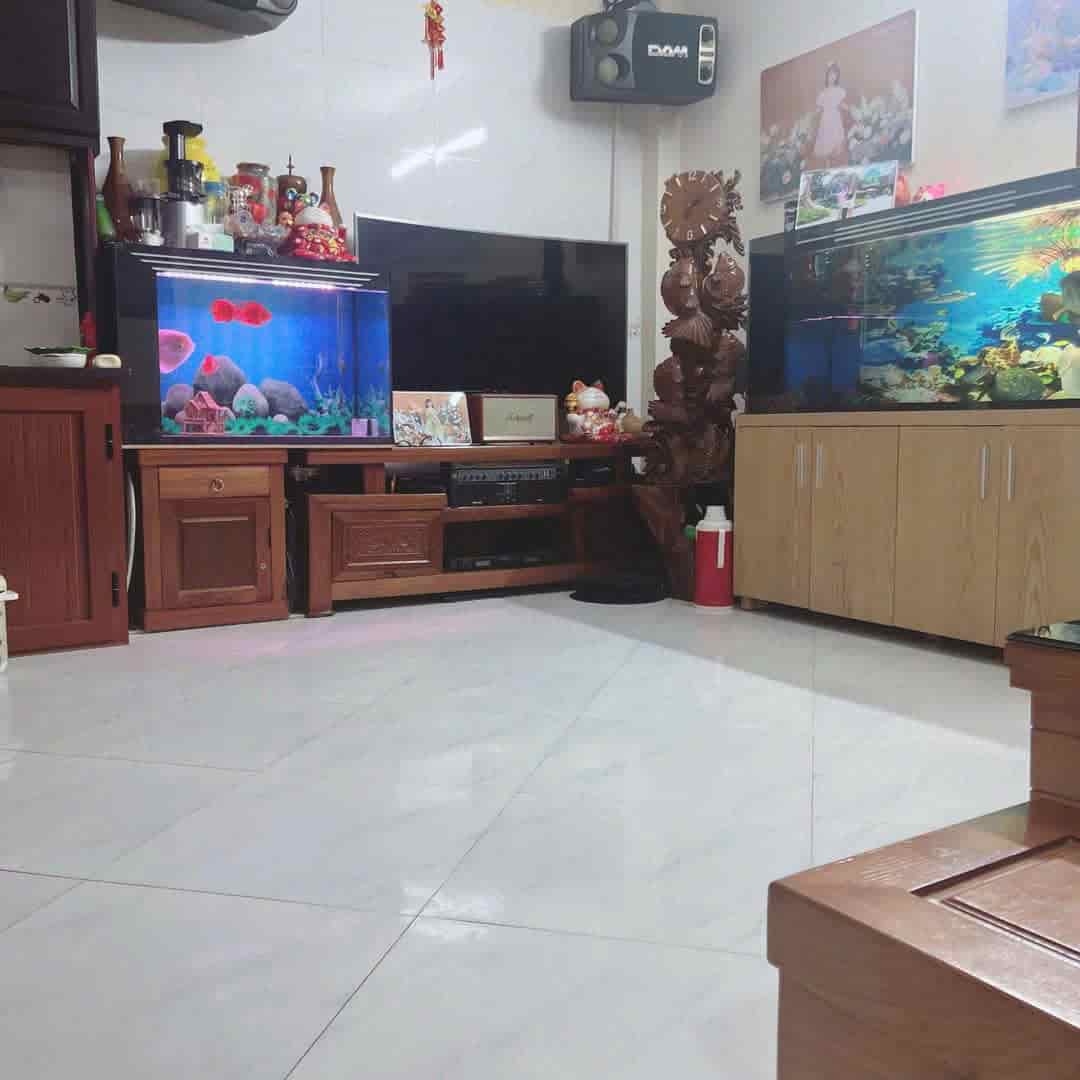 Bán nhà 3 tầng, 4phòng ngủ, khách, bếp - DT 31m thực tế sử dụng 35m