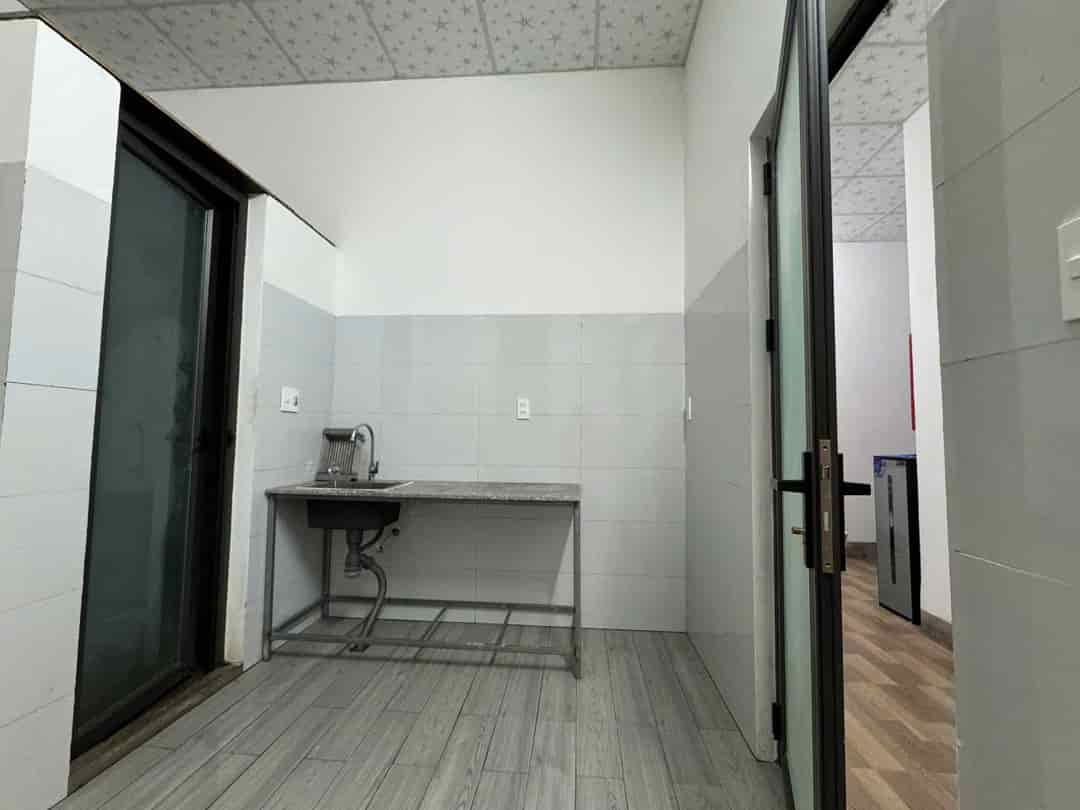 Bán tòa căn hộ 7 tầng đường Lê Trung Đình