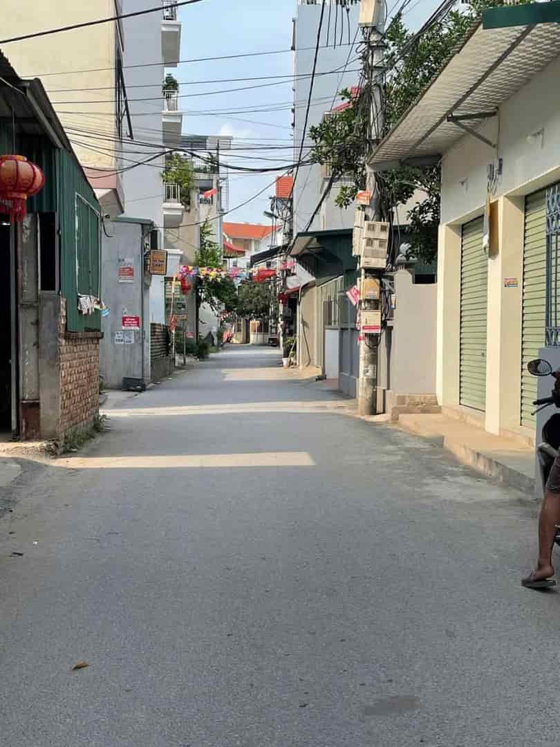 Chính chủ bán gấp lô đất đẹp- tổ 15 Yên Nghĩa, Hà Đông- ô tô tránh cửa