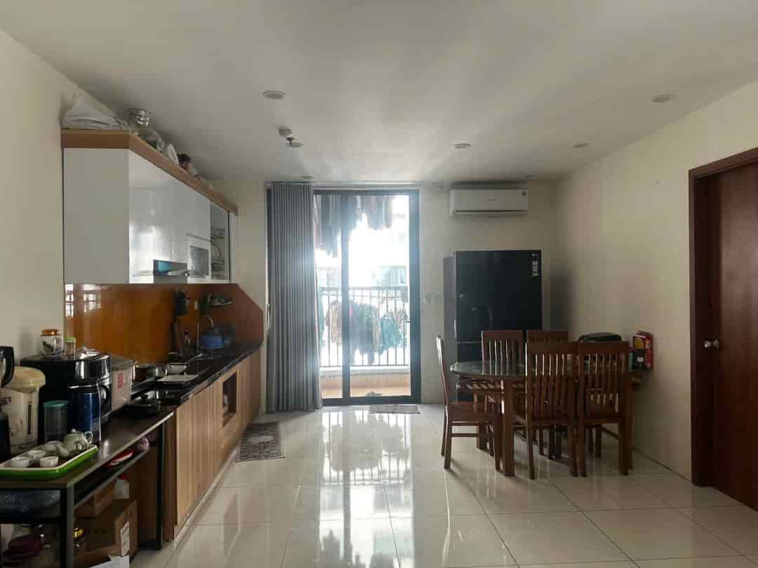 Cho thuê căn hộ 3 ngủ 116m đồ cơ bản Housinco Nguyễn Xiển  giá 16 triệu táng