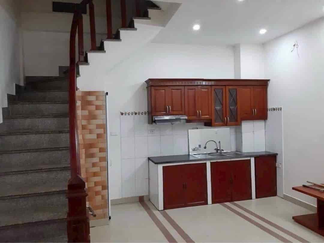Cho thuê Phố Xã Đàn 5 tầng x 32m2, 3 ngủ, 4 vệ sinh, 12.5 Triệu