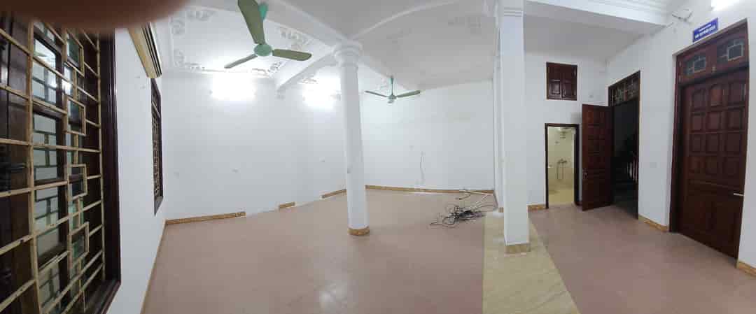 Cho thuê MBKD ngõ 31 Trần Quốc Hoàn, 4.5 tầng x 100m2, 8 PN, 40 Triệu VP, Trung tâm