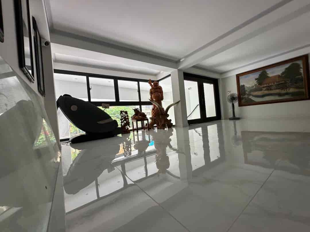Cho thuê nhà Mặt ngõ ô tô Võ Chí Công, 4 tầng thông sàn x 150m2, 4 ngủ, 4 vệ sinh, 30 Triệu