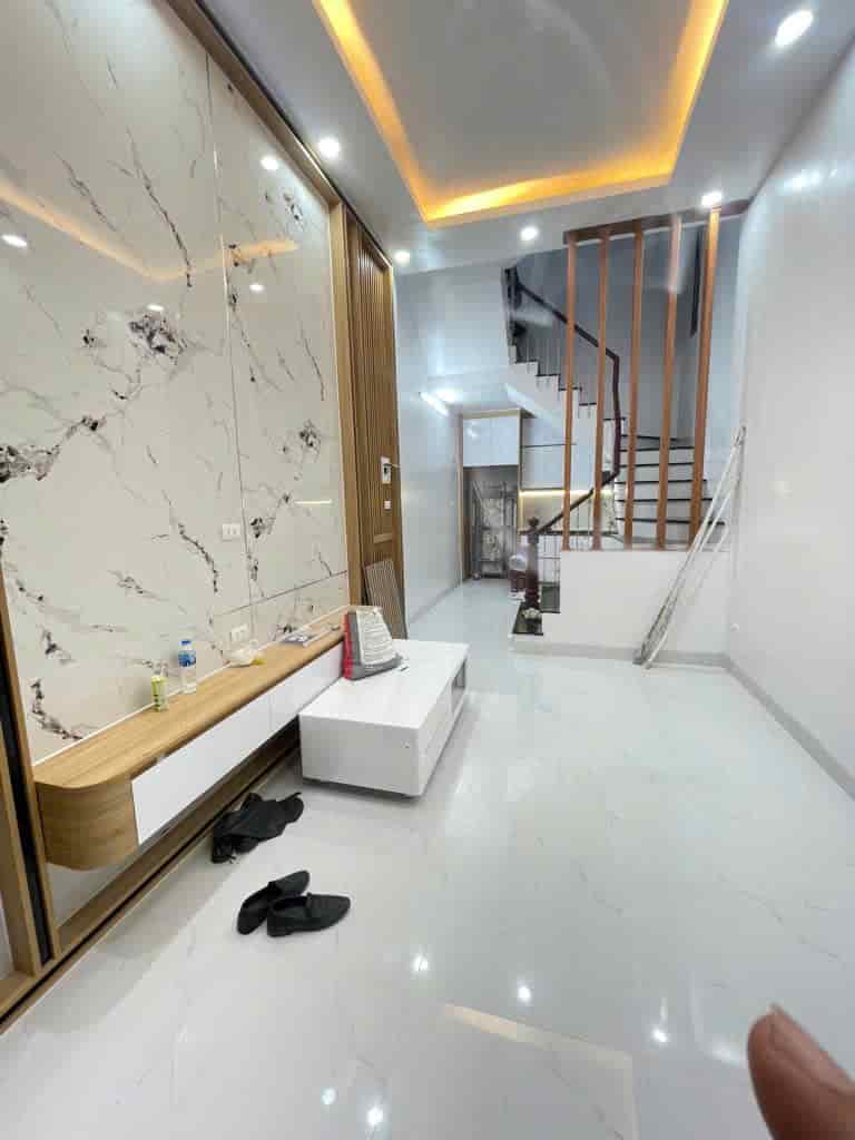 BÁN NHÀ CẦU GIẤY - Ô TÔ - DÂN XÂY MỚI - LÔ GÓC - NỘI THẤT XỊN - 35M X 5 TẦNG X 7.6 TỶ