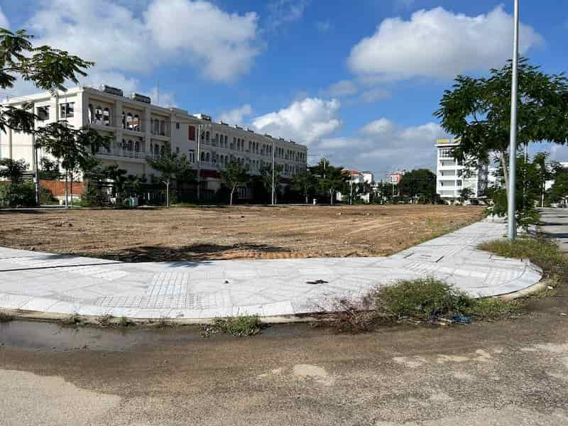 Đất Lô Góc 2 Mặt Tiền đường 7.5m sát Biển Tân Trà, 160m2, ngang 8.3m, 7.xx tỷ