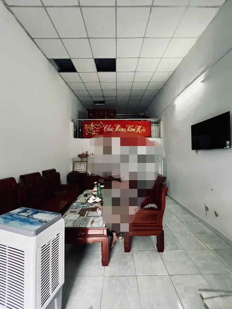 Nhà nở hậu, đang vay bank 2 tỷ, bán nhà trả nợ bank, bán tại chợ An Nhơn, đường Lê Đức Thọ