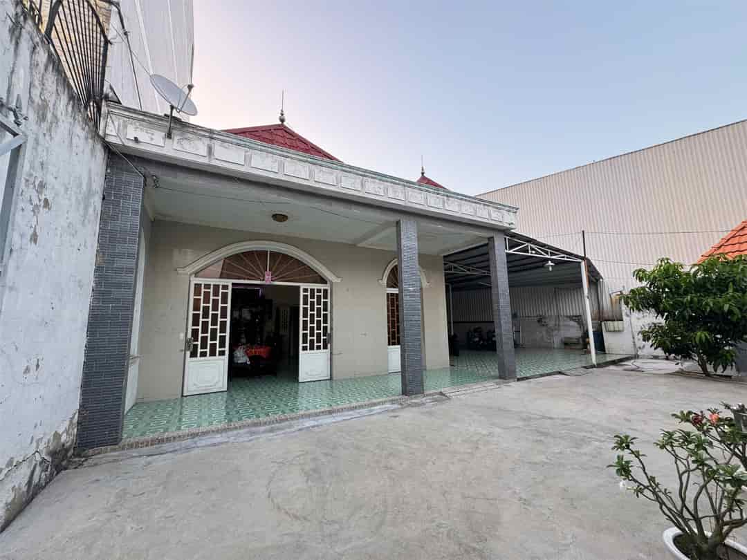 GIÁ TỐT - CHÍNH CHỦ Cần Bán Nhanh Nhà Và Kho Vị Trí Tại Huyện Bình Chánh , TP HCM