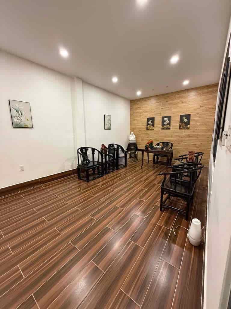 Cho thuê MB Lối  Đi riêng ngang 8m MT Nguyễn Thiện Thuật, Bình Thạnh