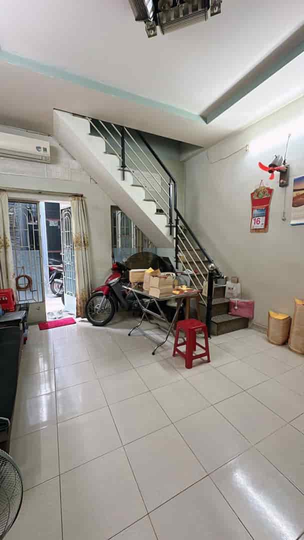 NHÀ ĐƯỜNG PHẠM VĂN BẠCH, GẦN MẶT TIỀN, HẺM NGAY NHÀ 3M, GẦN 30M2, 2 TẦNG  2PN, HOÀN CÔNG ĐỦ, TẶNG NỘI THẤT,