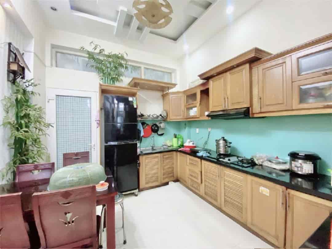 Xuất ngoại bán nhà 4 tầng cực đẹp CMT8, 43m2, 6.1 tỷ TL